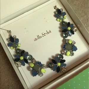 Stella & Dot statement necklace